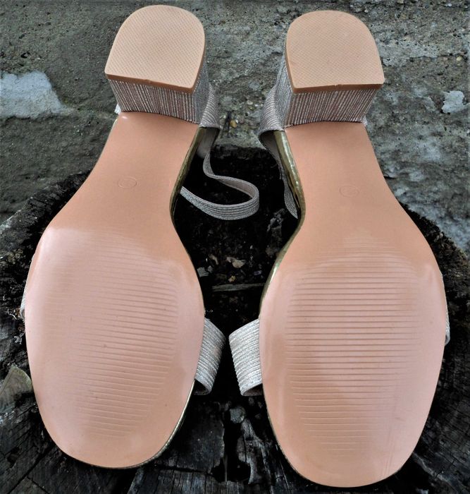 Sandale vara cu toc bloc Day-Vine de culoare galbena auriu