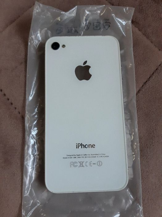 Продам Айфон 4s фирмы  Apple
