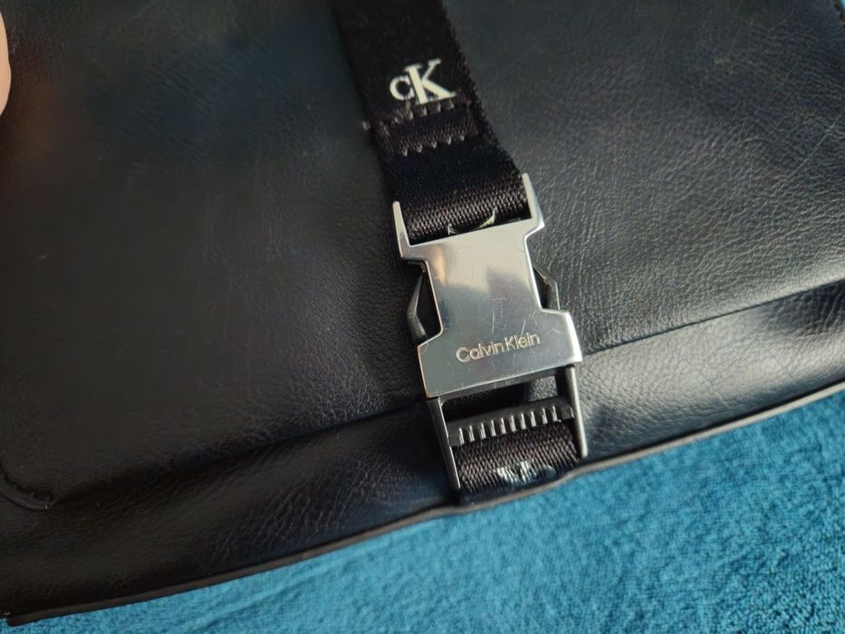 Черна чанта Calvin klein