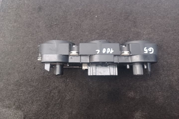 Comanda AC 1K0820047JD 1K0820047JD Volkswagen VW Golf a 5-a generatie