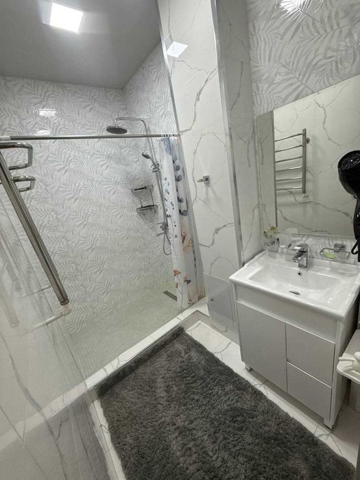 Центр Ойбек 3 комнатная 5 этаж Точка Вкуса Метро Ойбек 5 минутах