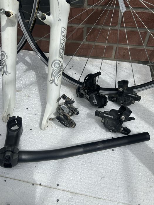Vand piese pentru bicicleta (DESCRIERE)