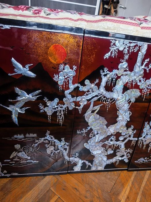 Голямо азиатско пано седеф, дърво