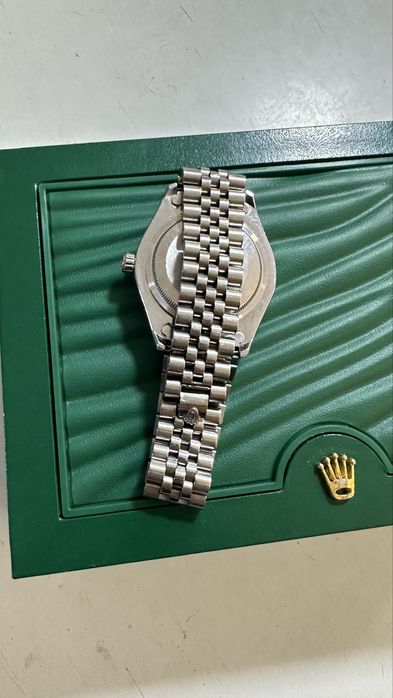 Soat rolex date just yaxshi holatda mexanizmi batareyka kun hafta bor