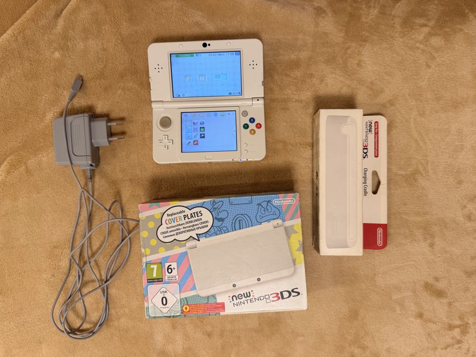 Nintendo New 3DS cu dock