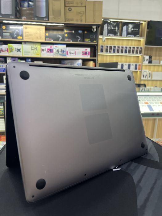 MacBook pro A1708
