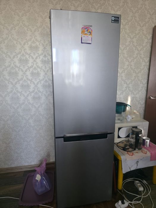 Продается холодильник Самсунг
