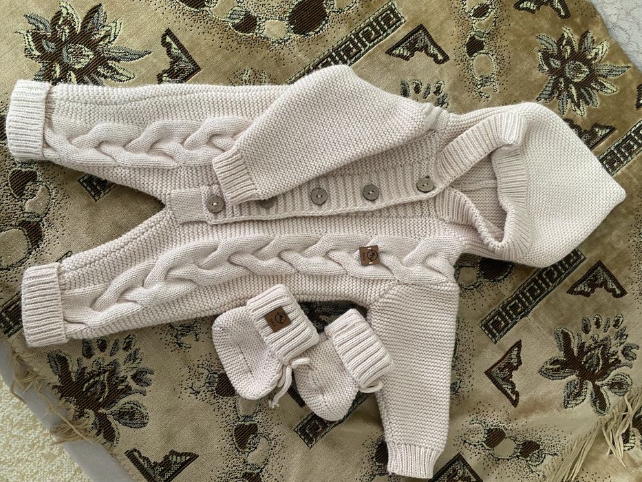 Продам вязаный комбинезон