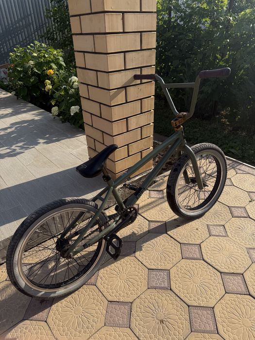 продам трюковой велосипед tech team