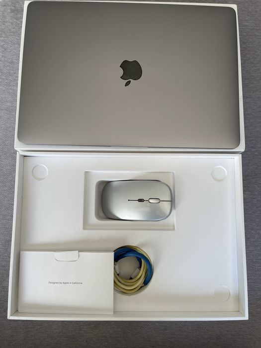 Продам macbook m1 air