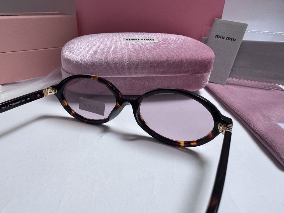 Ochelari de soare Miu Miu Oval SMU04Z 50-18 140, Noi