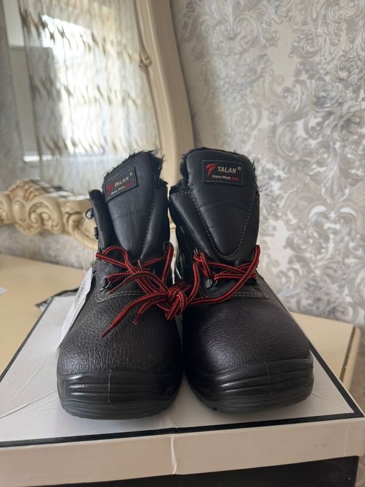 Спецботинка сатылады