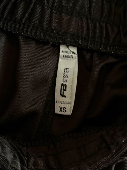 Къси гащи              .