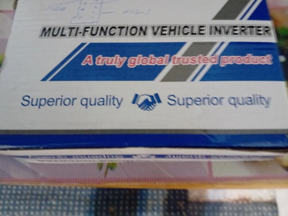 Vând invertor auto nou