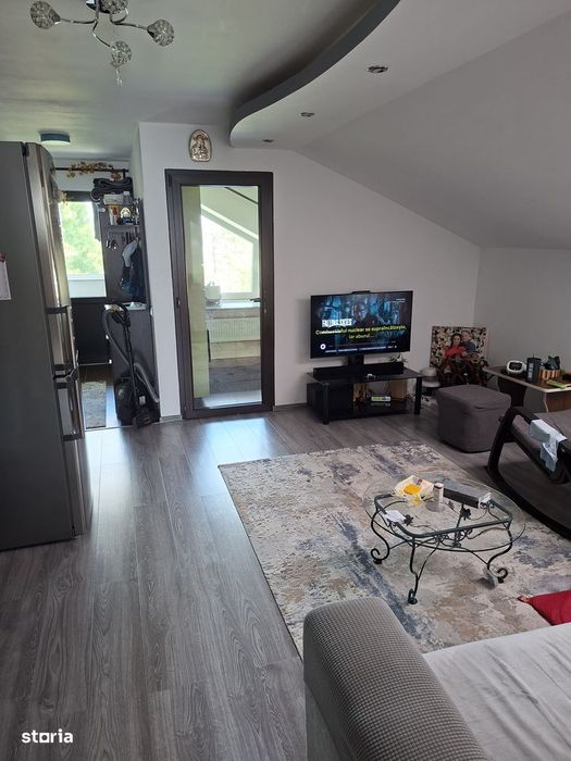 Propietar/Apartament cu 3 camere, curte
