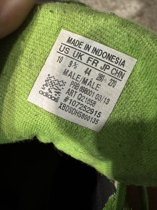 Продавам оригинални бутонки Adidas с място за чип