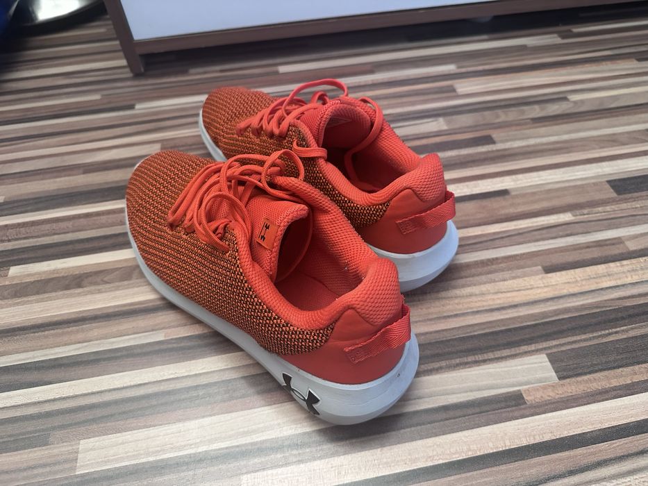 Adidași Under Armour, mărimea 42.5 – aproape noi