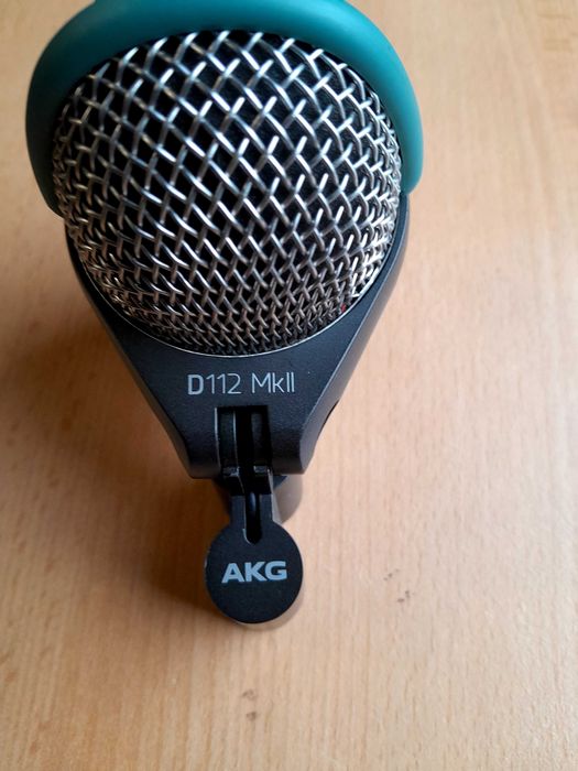 Продавам микрофон за бас каса AKG D 112 320 лв.