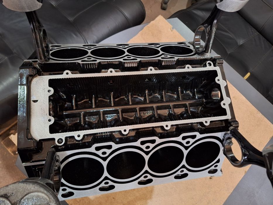 Продавам маса V8 - BMW