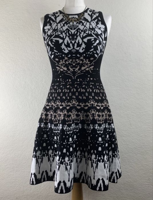 Страхотна рокля Karen Millen