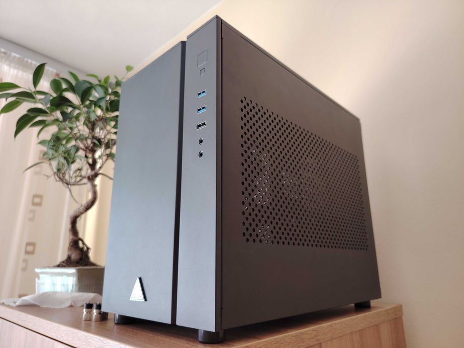 Carcasa PC calculator, mATX MONTECH Sky One Mini.