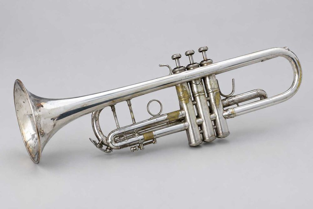 Професионална тромпета Vincent Bach Stradivarius – Elkhart USA, с оригинален куфар