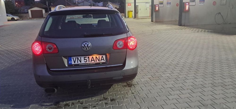 Vând Volkswagen Passat B6