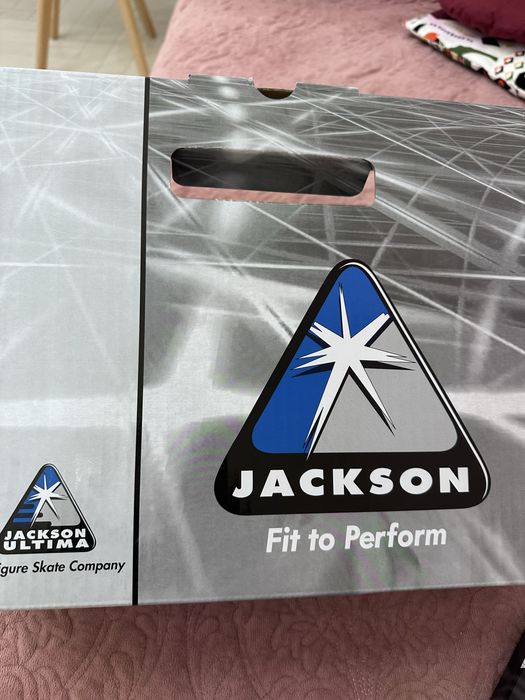 коньки в отличном состоянии! без царапин!