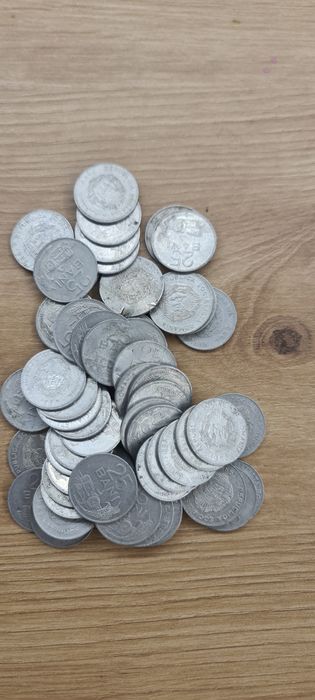 Monezi-monede vechi pentru colectie