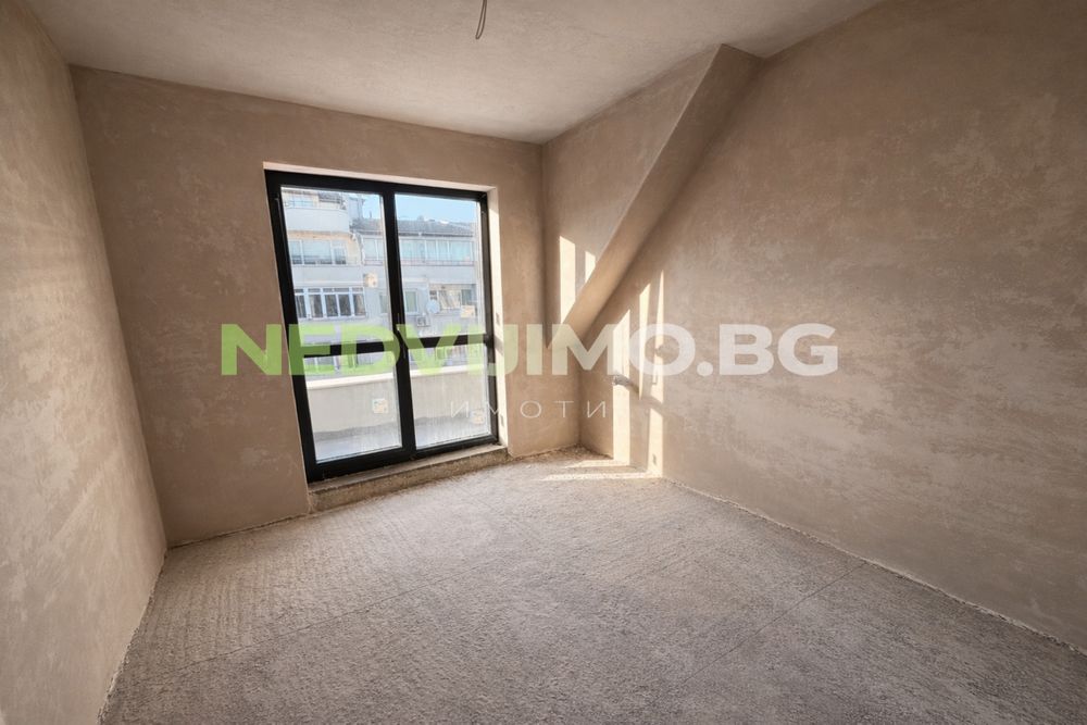 Продава се Тристаен апартамент в Варна, Генералите - 217 кв.м за 807 €/кв.м - Снимка #8