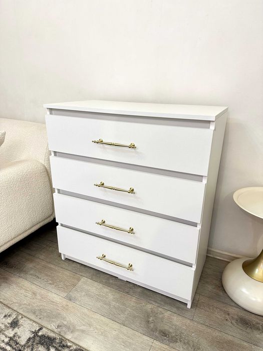 Комод белый с дорогими ручками, как новый