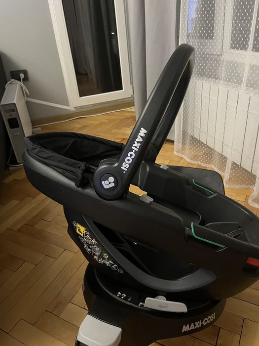 Maxi Cosi Coral 360 столче с база