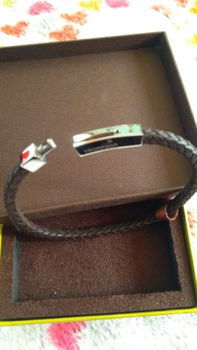 Оригинална гривна Thomson!