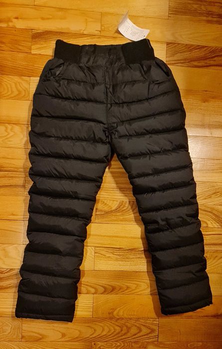 Pantaloni matlasati 9-10 ani noi cu eticheta