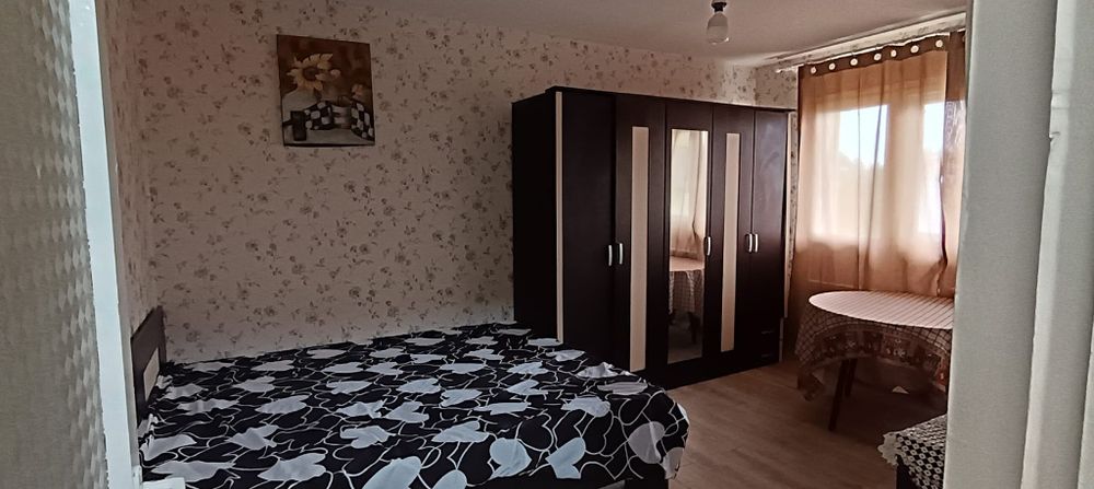 Închiriez garsonieră in Malu Roșu