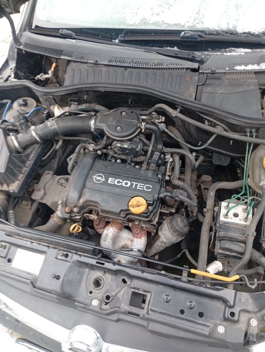 Vând Opel CORSA 1.1 benzină,an 2003 AC functional ,Oglinzi electrice.