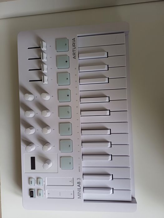 Arturia minilab 3 aplin