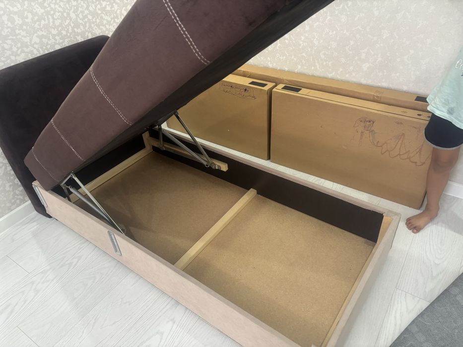 СРОЧНО продам . Тахта /кушетка  для спальни….