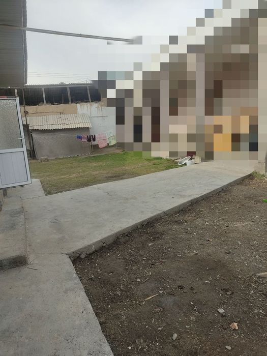 Hovli sotiladi 5,5 sotiq atvosi Moshina bozorga yetmi Nog'oy qo'rg'on