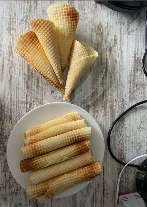 Вафельница DASWERK почти новая