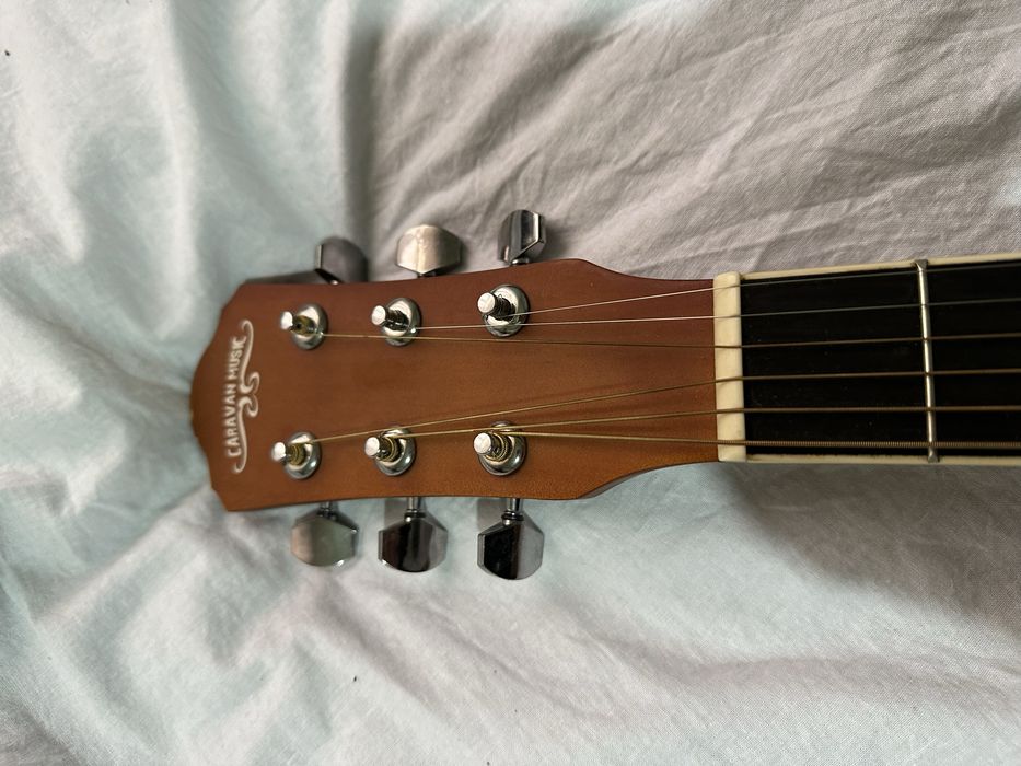 Gitara+chixoliham qoshib beriladi