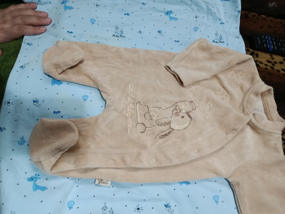 Продам детские вещи