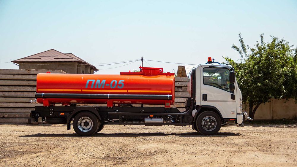 Поливомойка / Водовоз 5 м³ на базе ISUZU NQR90L-K