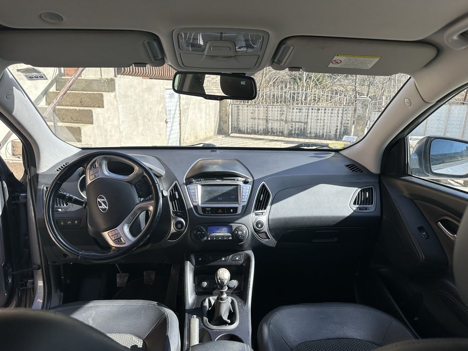 Vând Hyundai ix35