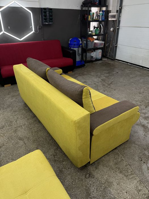 Canapea extensibila cu lada de depozitare