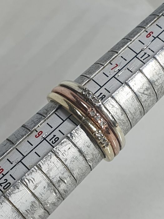 Inel din aur de 9K în trei culori, cu diamante naturale – 3,81 g