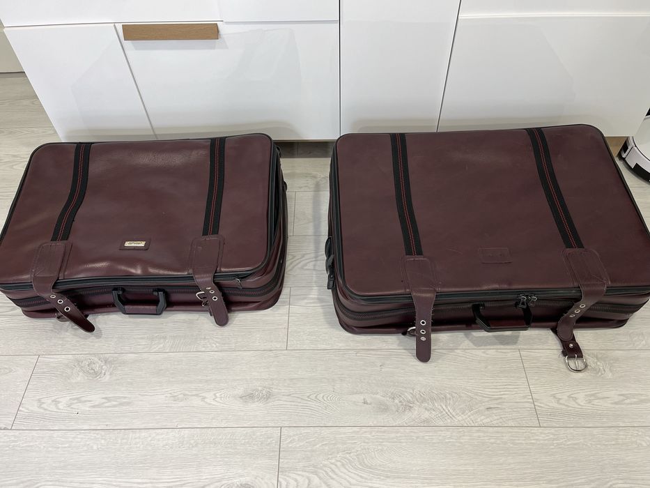 Винтидж кожени куфари за реквизит