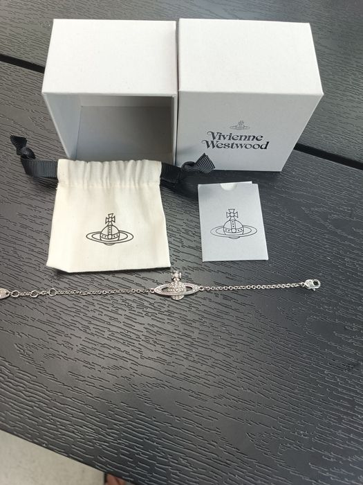 Сребърна гривна ..