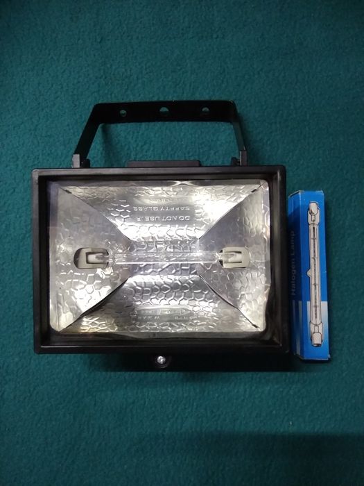 Галогенный прожектор 300W