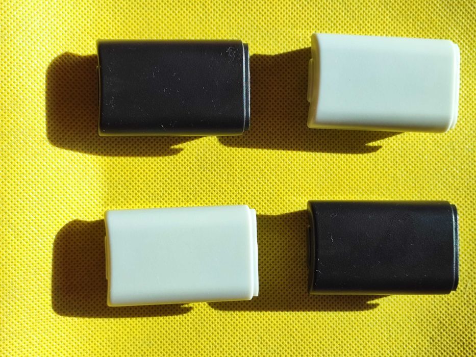 Set de 2 bucati Capace baterii Xbox 360 - Fă-ți controllerul ca nou!